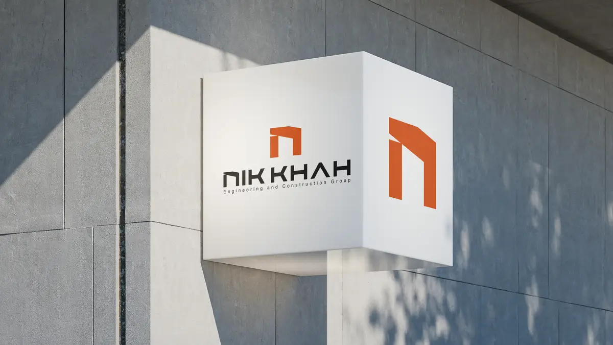 طراحی تابلو با رنگ‌بندی متناسب با برند