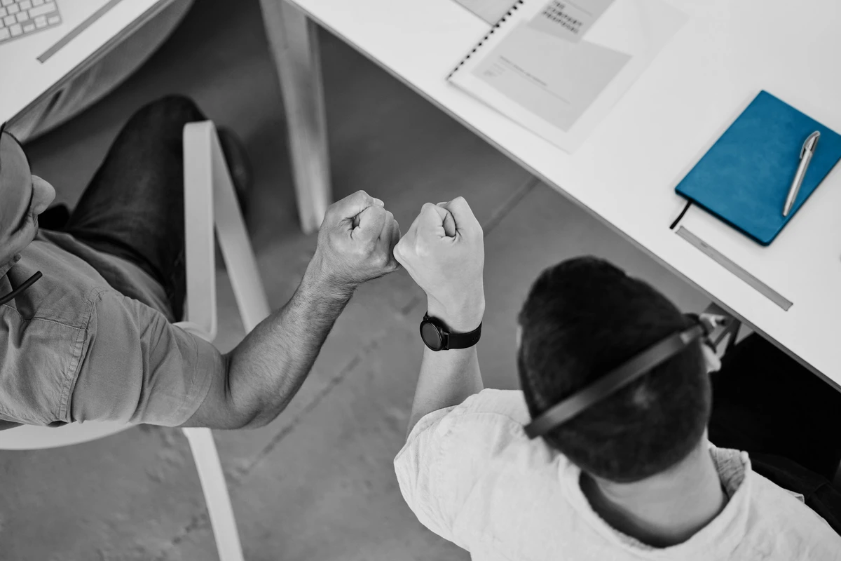 اجرای تبلیغات محیطی، دیجیتال و چاپی